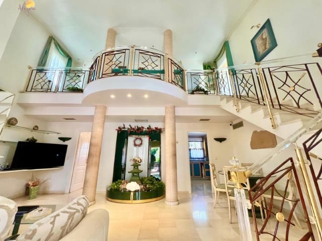 3 soveværelse Villa til salg i Los Altos med swimmingpool - € 490.000 (Ref: 10000155)