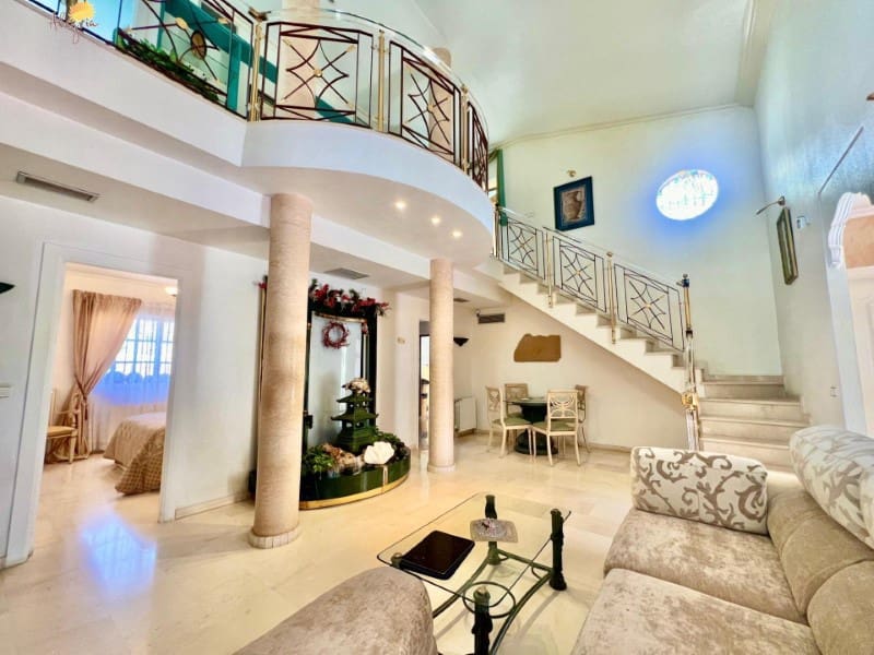 3 soveværelse Villa til salg i Los Altos med swimmingpool - € 490.000 (Ref: 10000155)