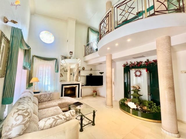 3 soveværelse Villa til salg i Los Altos med swimmingpool - € 490.000 (Ref: 10000155)