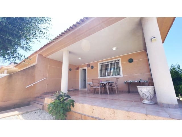 3 soveværelse Villa til salg i Aguas Nuevas, Torrevieja med swimmingpool - € 425.000 (Ref: 10000156)