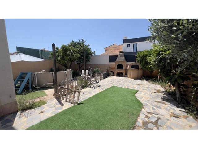 3 soveværelse Villa til salg i Aguas Nuevas, Torrevieja med swimmingpool - € 425.000 (Ref: 10000156)