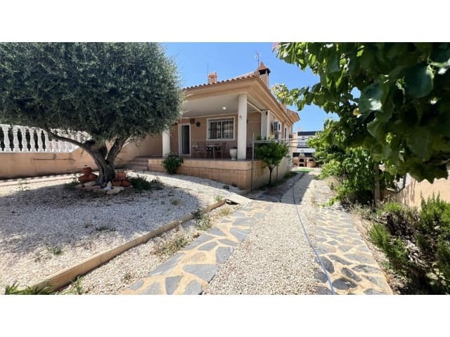 3 soveværelse Villa til salg i Aguas Nuevas, Torrevieja med swimmingpool - € 425.000 (Ref: 10000156)