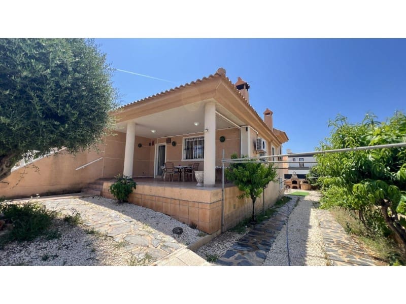 3 soveværelse Villa til salg i Aguas Nuevas med swimmingpool - € 425.000 (Ref: 10000156)