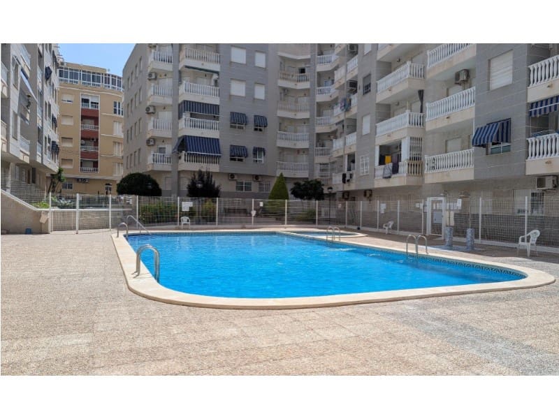 1 slaapkamer Appartement te koop in Torrevieja met zwembad - € 113.900 (Ref: 10000157)