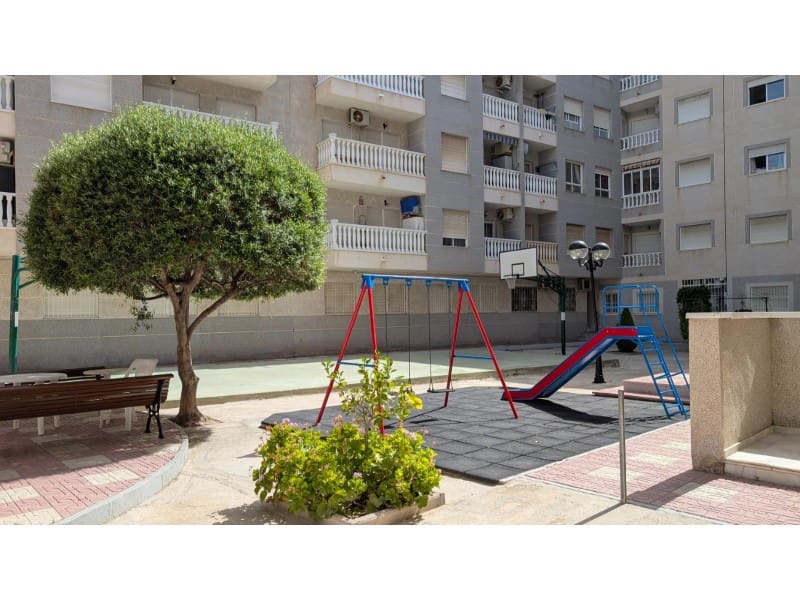 1 slaapkamer Appartement te koop in Torrevieja met zwembad - € 113.900 (Ref: 10000157)