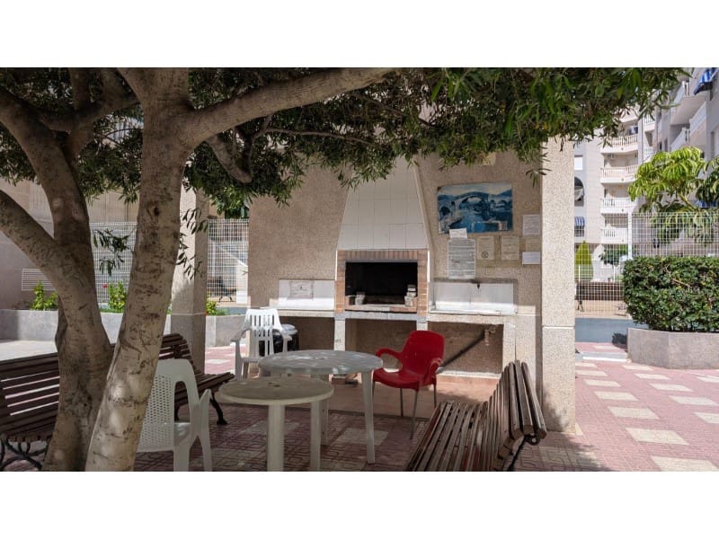 1 slaapkamer Appartement te koop in Torrevieja met zwembad - € 113.900 (Ref: 10000157)