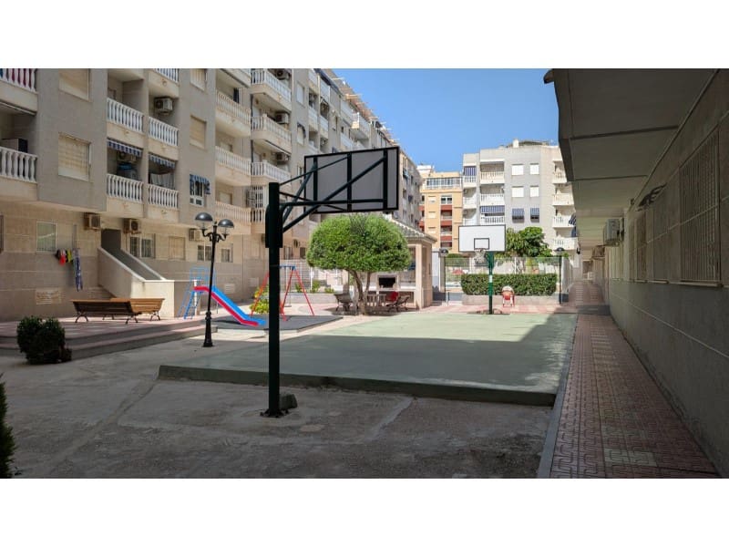 1 slaapkamer Appartement te koop in Torrevieja met zwembad - € 113.900 (Ref: 10000157)