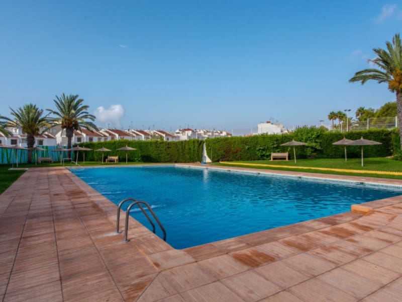 Casa de 3 habitaciones en Torrevieja en venta - 164.000 € (Ref: 10003815)