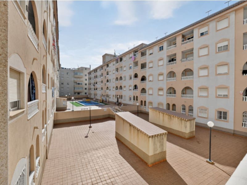 2 makuuhuone Huoneisto myytävänä paikassa Torrevieja - 139 000 € (Ref: 10027038)