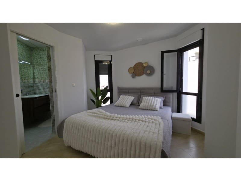 3 quarto Apartamento para venda em Torrevieja - 189 900 € (Ref: 10030292)