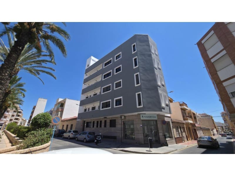 3 quarto Apartamento para venda em Torrevieja - 189 900 € (Ref: 10030292)