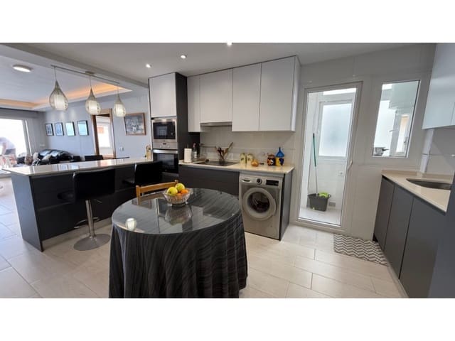 3 slaapkamer Appartement te koop in Avenida Habaneras - Curva de Palangre, Torrevieja - € 329.000 (Ref: 10040786)