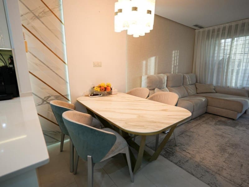 3 soveværelse Byhus til salg i Torrevieja - € 375.000 (Ref: 10042729)