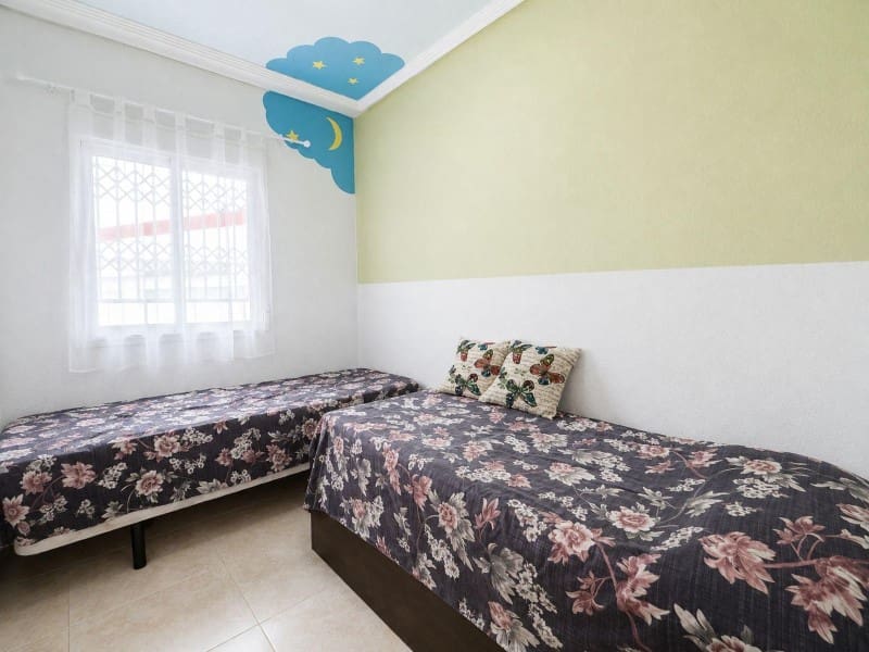 2 soverom Leilighet til salgs i Torrevieja med svømmebasseng - € 128 900 (Ref: 10042730)