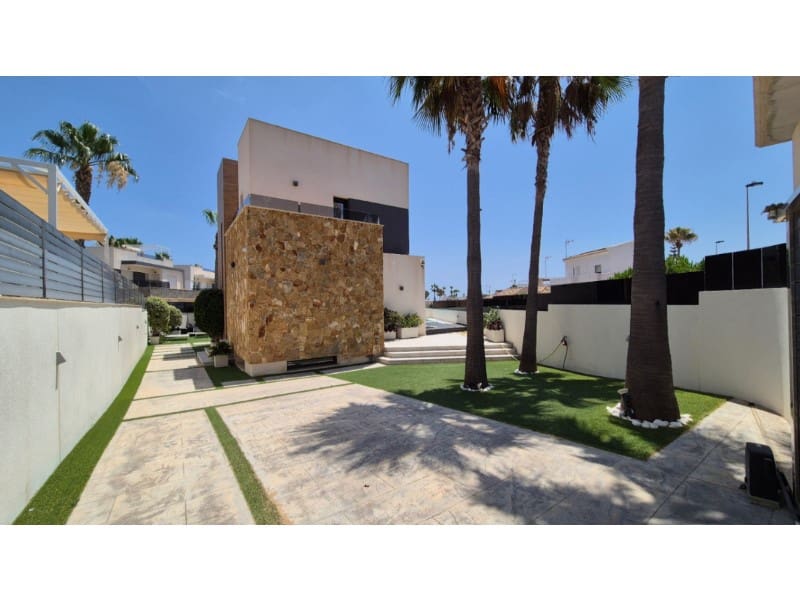 4 Zimmer Villa zu verkaufen in Aguas Nuevas - 785.000 € (Ref: 10042731)
