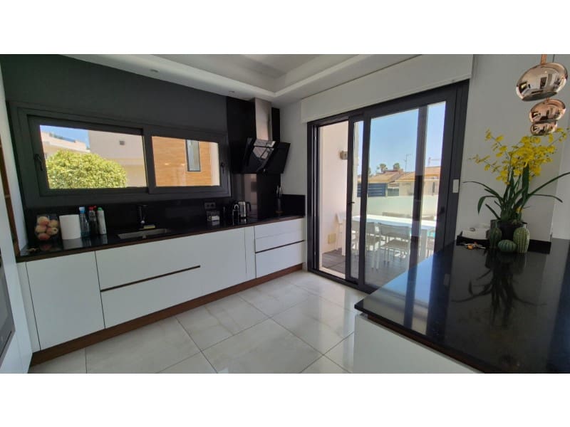 4 Zimmer Villa zu verkaufen in Aguas Nuevas - 785.000 € (Ref: 10042731)