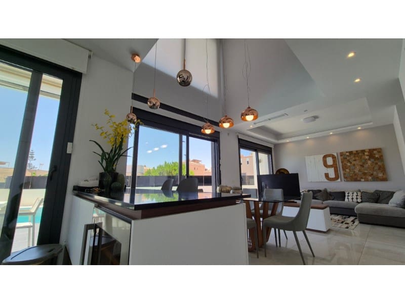 4 Zimmer Villa zu verkaufen in Aguas Nuevas - 785.000 € (Ref: 10042731)