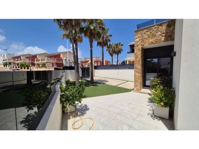 4 Zimmer Villa zu verkaufen in Aguas Nuevas, Torrevieja - 785.000 € (Ref: 10042731)