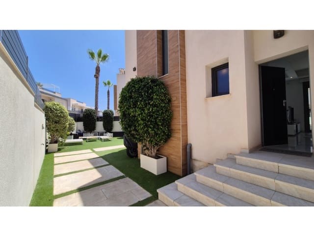 4 Zimmer Villa zu verkaufen in Aguas Nuevas, Torrevieja - 785.000 € (Ref: 10042731)