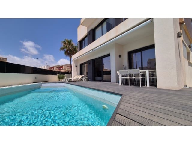 4 Zimmer Villa zu verkaufen in Aguas Nuevas, Torrevieja - 785.000 € (Ref: 10042731)