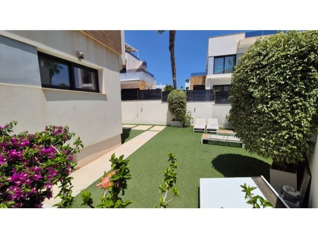 4 Zimmer Villa zu verkaufen in Aguas Nuevas, Torrevieja - 785.000 € (Ref: 10042731)