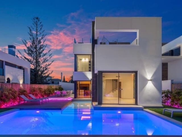 3 Zimmer Villa zu verkaufen in El Chaparral - La Siesta - La Torreta, Torrevieja mit Pool - 699.900 € (Ref: 10048966)