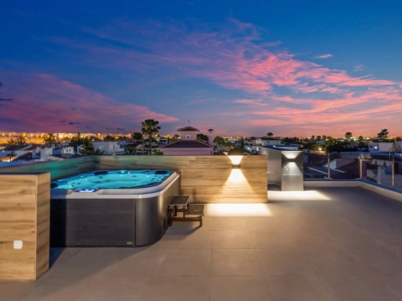 3 bedroom Villa for sale in Torrevieja with pool - € 699,900 (Ref: 10048966)