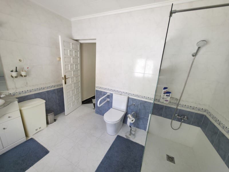 3 sovrum Villa till salu i Torrevieja - 449 000 € (Ref: 10048967)