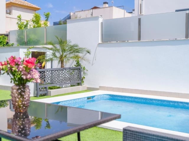 5 slaapkamer Villa te koop in Parque Acuático - Sector 25, Torrevieja met zwembad - € 559.000 (Ref: 10048970)
