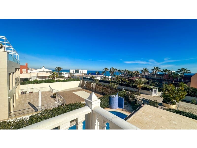 Chalet de 6 habitaciones en La Mata en venta con piscina garaje - 950.000 € (Ref: 10054950)