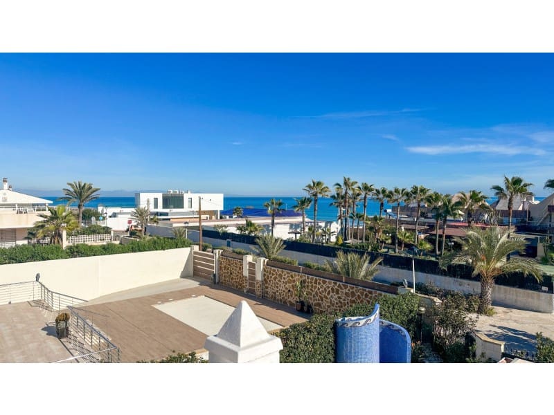 Chalet de 6 habitaciones en La Mata en venta con piscina garaje - 950.000 € (Ref: 10054950)