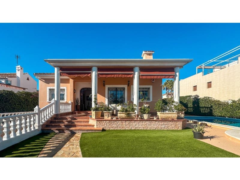 Chalet de 6 habitaciones en La Mata en venta con piscina garaje - 950.000 € (Ref: 10054950)