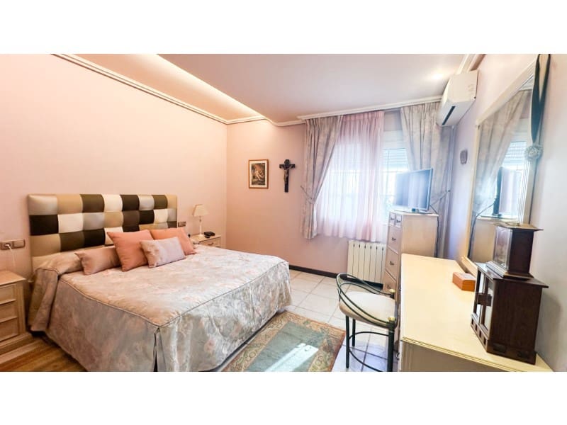 Chalet de 6 habitaciones en La Mata en venta con piscina garaje - 950.000 € (Ref: 10054950)