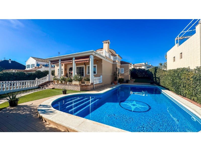 Chalet de 6 habitaciones en La Mata en venta con piscina garaje - 950.000 € (Ref: 10054950)