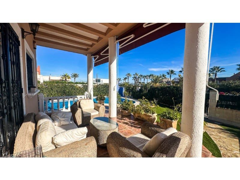 Chalet de 6 habitaciones en La Mata en venta con piscina garaje - 950.000 € (Ref: 10054950)