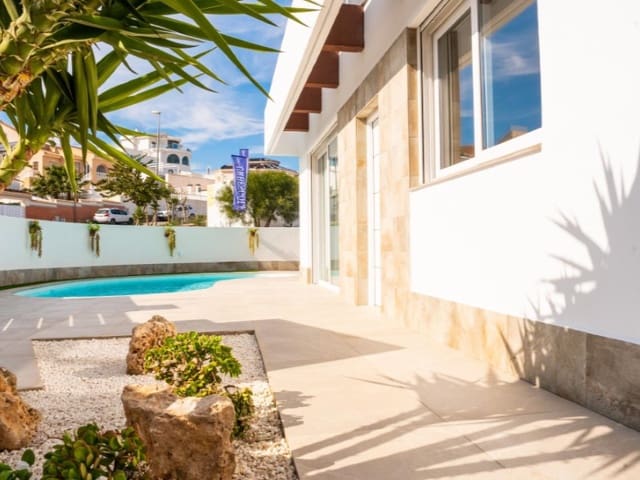 5 soverom Villa til salgs i Ciudad Quesada, Rojales med svømmebasseng - € 587 000 (Ref: 10054957)