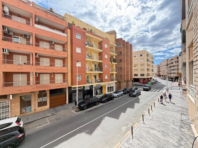 4 slaapkamer Appartement te koop in Torrevieja - € 285.000 (Ref: 10058805)