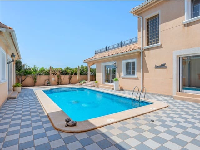 7 quarto Moradia para venda em Torre de la Horadada, Pilar de la Horadada com piscina - 899 000 € (Ref: 10058809)