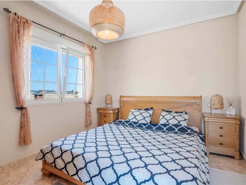 7 quarto Moradia para venda em Torre de la Horadada com piscina - 899 000 € (Ref: 10058809)