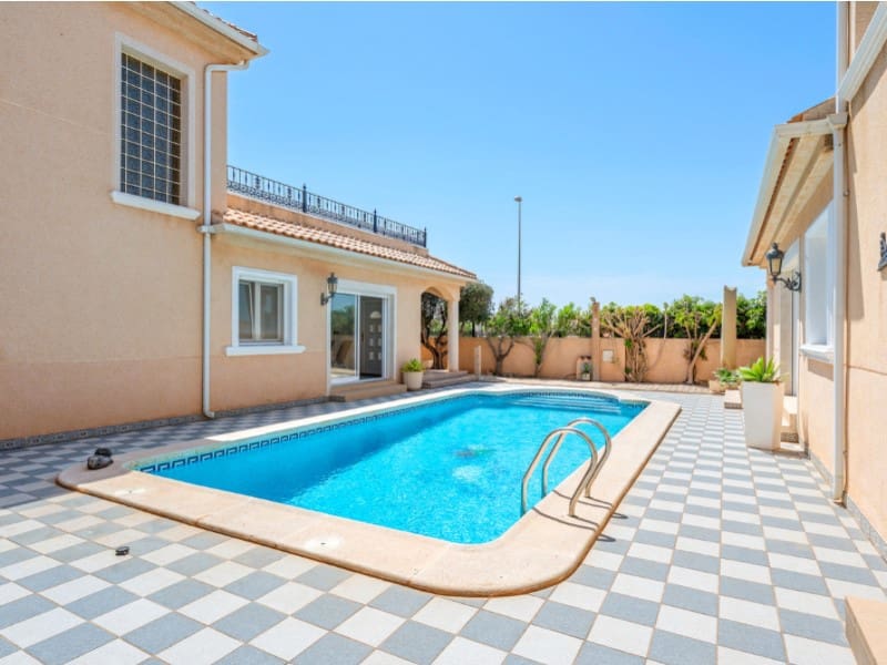 7 quarto Moradia para venda em Torre de la Horadada com piscina - 899 000 € (Ref: 10058809)