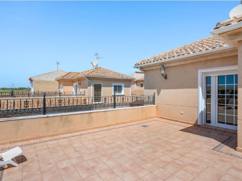 7 quarto Moradia para venda em Torre de la Horadada com piscina - 899 000 € (Ref: 10058809)