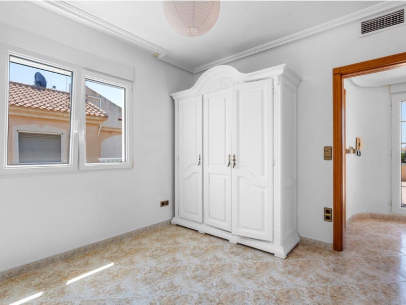 7 quarto Moradia para venda em Torre de la Horadada com piscina - 899 000 € (Ref: 10058809)
