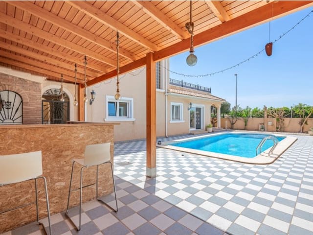 7 quarto Moradia para venda em Torre de la Horadada, Pilar de la Horadada com piscina - 899 000 € (Ref: 10058809)