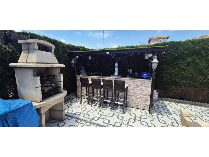 4 Zimmer Villa zu verkaufen in Orihuela Costa mit Pool - 389.995 € (Ref: 10078228)
