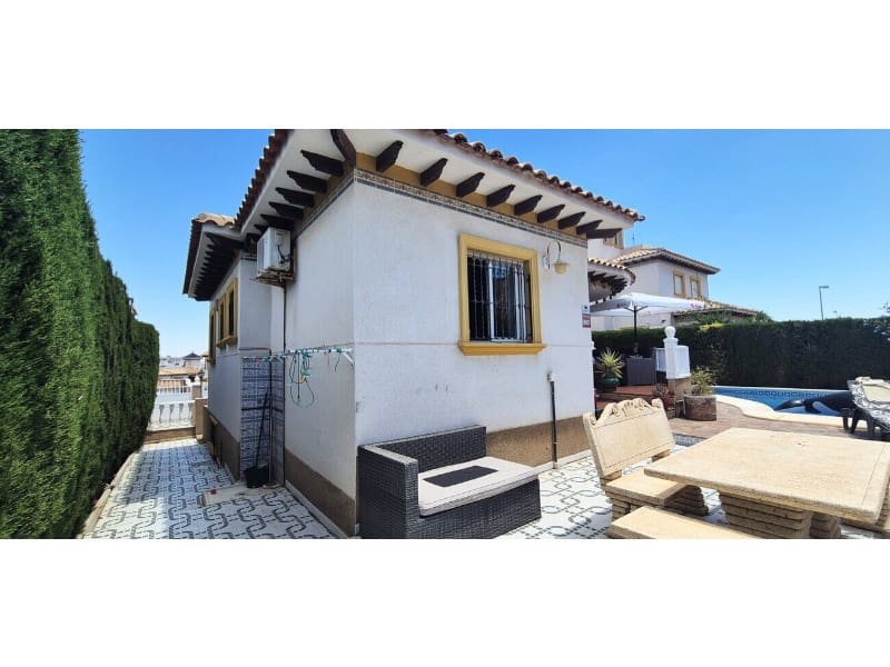 4 Zimmer Villa zu verkaufen in Orihuela Costa mit Pool - 389.995 € (Ref: 10078228)