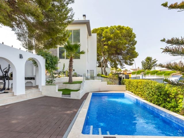 5 sovrum Villa till salu i Los Balcones - Los Altos, Torrevieja med pool garage - 849 000 € (Ref: 10078231)