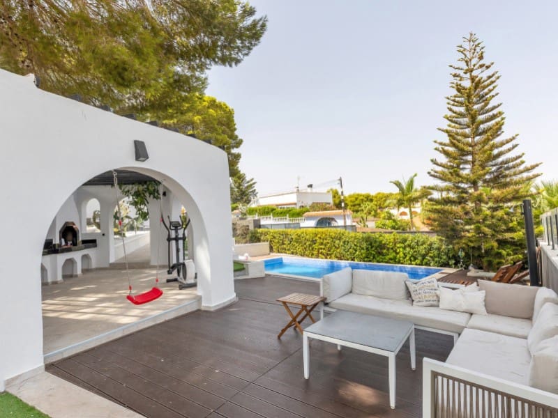 5 sovrum Villa till salu i Torrevieja med pool garage - 849 000 € (Ref: 10078231)