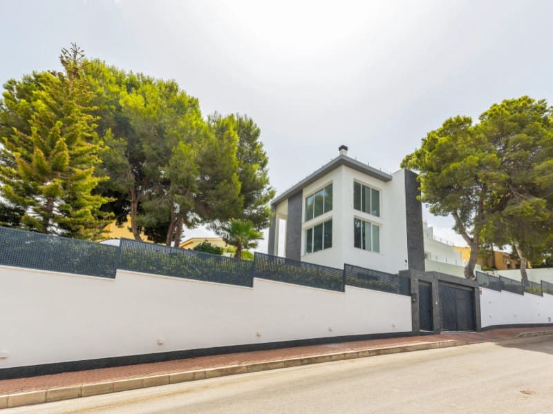 5 sovrum Villa till salu i Torrevieja med pool garage - 849 000 € (Ref: 10078231)