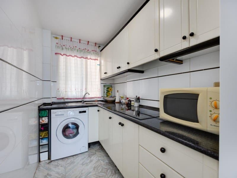2 sovrum Lägenhet till salu i Torrevieja med pool - 219 500 € (Ref: 10078233)
