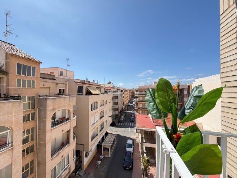 3 bedroom Penthouse for sale in Torrevieja - € 229,000 (Ref: 10078235)